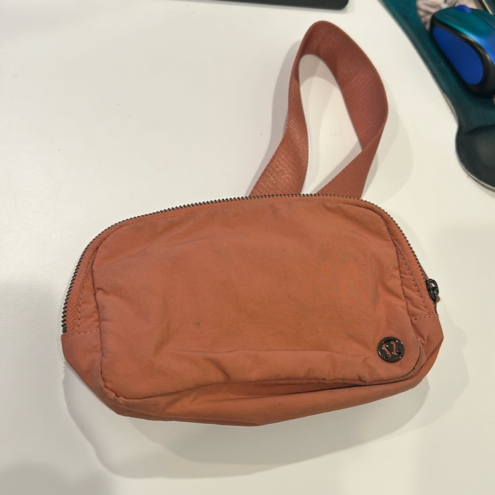 Lululemon belt bag